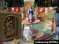 Уладзімер Караткевіч — ад майстрыхі саломапляценьня Настасьсі Лапуновай