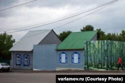 Уфа кўчаларидаги уйлар "бегона" кўзлардан сақланган