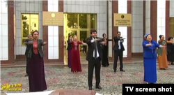 Түркмөнстандык ырасмийлер "Спорт айында". Апрель 2016