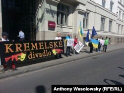 Учасники протесту назвали акцію в готелі «кремлівським театром»