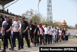 Представители «Мухаммед-Умара» и других спортивных клубов на турнире в Оше.