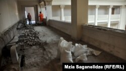 В тбилисском здании парламента ведутся восстановительные работы