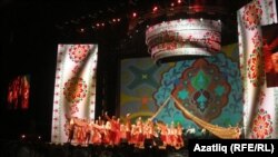 “Казан” бию төркеме чыгыш ясый