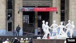 Вогоградера аьчкан некъан вокзалана уллохь тIелатар динчу меттигехь машенаш. 2013 шо, гIуран-бутт