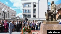 Яхин һәйкәлен ачу тантанасында Татарстан президенты Рөстәм Миңнеханов та катнашты