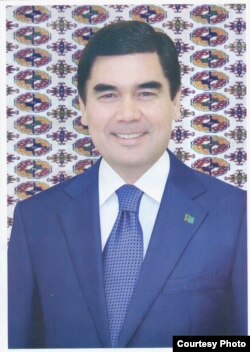 Türkmen prezidentiniň 2012-nji ýyldaky portreti.