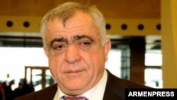 Ալեքսանդր Սարգսյանը, արխիվ