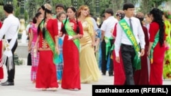 Последний звонок в Туркменистане. Архивное фото