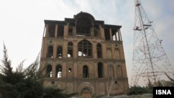 «عمارت کلاه فرنگی» فرح آباد به دستور مظفرالدين شاه قاجار با الگوی معماری ايرانی در چهار طبقه ساخته شده است