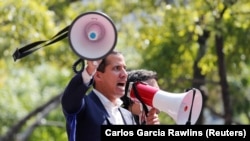 Өзүн утурумдук президент катары жарыялаган Хуан Гуайдо. 30-апрель, 2019-жыл.