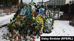 Могила Тараса Дороша, жителя села Малехов, погибшего в боях в Луганской области.