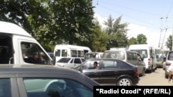 Донишҷӯён ҳақ надоранд, бо мошин ба дарс оянд