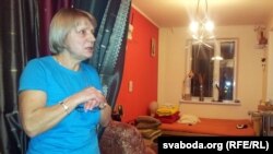 Сестра Александра Варламова Рима Шымчонок в квартире брата. Минск, 5 февраля 2013 года.