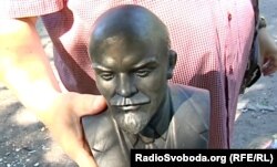 Бюст Леніна