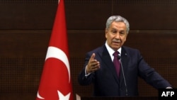 Նախկին փոխվարչապետ Բյուլենթ Առընչը, արխիվ