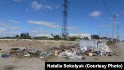 Мусорная свалка на окраине Жезказгана. 13 августа 2013 года. Фото Натальи Соколюк.