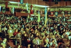 Під час Установчого з’їзду Народного руху України, який проходив у Києві 8–10 вересня 1989 року