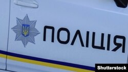 Пресслужба додає, що один із поліцейських застосував табельну вогнепальну зброю щодо нападника