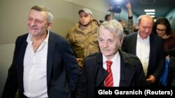 Ahtem Çiygoz ve İlmi Umerovnıñ Borispol halqara ava limanında qarşılap alınması, 2017 senesi oktâbr 27 künü