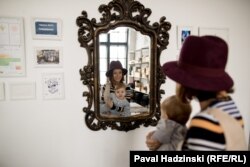 Тацяна Шчуко, заснавальніца праекту #мамскіятанцы, з дачкой Варварай,