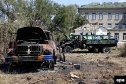 Зруйнована військова техніка поблизу Іловайська. 3 вересня 2014 року