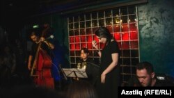 Зәринә Вильданова һәм Cheeklaweek төркеме