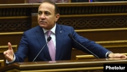 Armenia - Prime Minister Hovik Abrahamian speaks in the parliament, Yerevan, 27Apr2016.