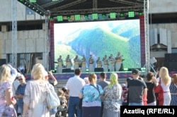 Türk dilli ýurtlaryň XIV halkara teatr festiwalynyň açylyş dabarasy. Kazan, 2019 ý.