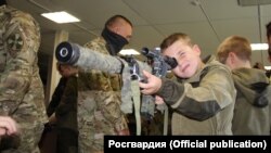 Діти в окупованому Севастополі, архівне фото