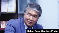 Султан Раев.