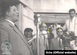 مظفر بقایی در حال سخنرانی همراه با ۱- کریم سنجابی ۲-حسین فاطمی ۳-علی شایگان