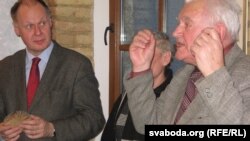 Анджэй Хадкевіч (зьлева) і Вітольд Іваноўскі