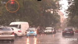 Toyota також попрямувала в напрямку ОП – але «втекла» на червоне світло світлофора