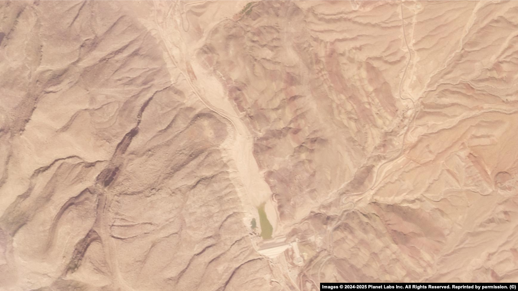 سد رودبال: در جنوب استان فارس واقع شده و تأمین‌کنندهٔ آب آبیاری و نیازهای محلی در منطقه‌ای است که به‌طور مکرر با خشکسالی روبه‌رو می‌شود.