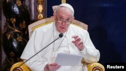 В інтерв’ю італійській Corriere Della Sera понтифік заявив, що хоче поїхати до Москви і поговорити з Путіним, але до Києва їхати поки не планує