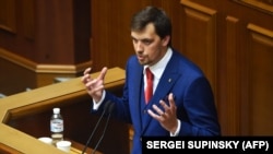 Гончарук: нам потрібно дозволити операції з землею для всіх, хто має можливість зараз її обробляти