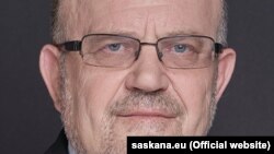 Янис Адамсон. Сеймдин депутаты, Латвиянын мурдагы ички иштер министри.  