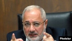 Армения – Пресс-конференция Ваана Ованнисяна в Национальном Собрнии, Ереван, 6 июня 2011 г.  