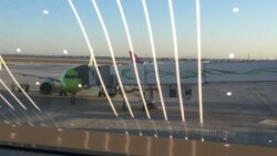 ‘Aşgabadyň aeroportunyň resmileri hiç hili düşündiriş bermän, oglumy daşary ýurda okuwa goýbermediler’