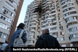 Последствия российского удара по жилому многоэтажному зданию Киева 6 июня 2025 года