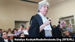 Рафаелле Делла Валле на суді щодо нацгвардійця Марківа