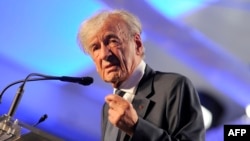 Відомий письменник, журналіст та громадський діяч Елі Візель помер у 2016 році (фото 2013 року під час виступу у музеї-меморіалі Голокосту США)