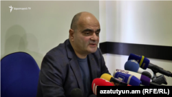 Адвокат Манвела Григоряна Левон Багдасарян на пресс-конференции, Ереван, 24 декабря 2018 г.