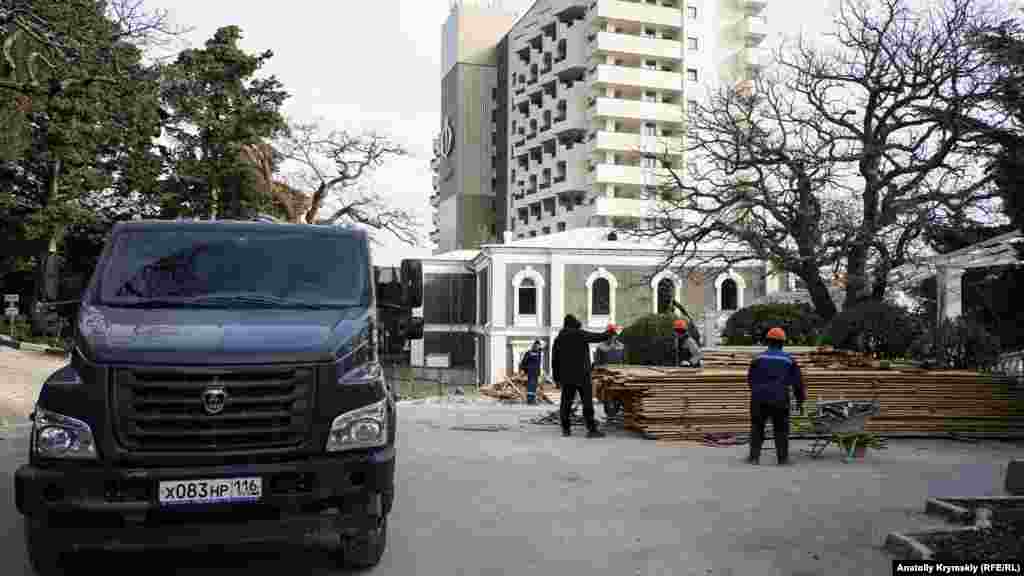 &ldquo;Foros&rdquo; sanatoriyi - qasabanıñ esas şifahanesi. Şimdi onıñ binası - Tatarstan profsoyuzlarnıñ mülküdir