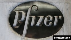 У Pfizer заявили, що угода застосовуватиметься до 95 країн з низьким і середнім рівнем доходів, у яких живе близько половини населення світу