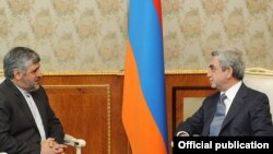 محمدرضا شیبانی (چپ) در دیدار با رئیس جمهور ارمنستان در سال ۲۰۱۱ 