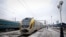 Потяг Hyundai на залізничному вокзалі у Києві, 3 січня 2013 року