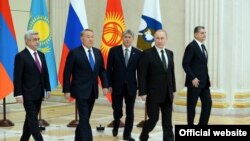 Санкт-Петербург, 26 декабря. Заседание Высшего Евразийского экономического совета. 