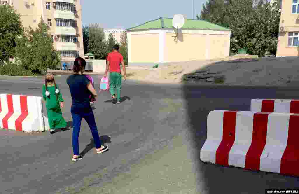 Улицы микрорайонов Мир-1 и Мир-2 перекрыты для движения автотранспорта