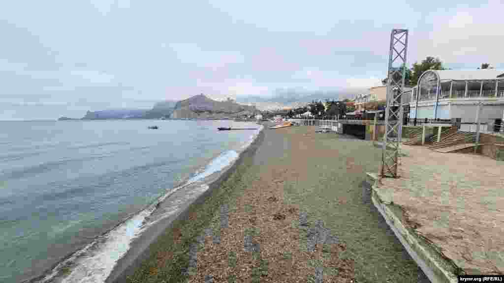 Sudaqnıñ merkeziy plâjı 2025 kurort mevsiminiñ açılış kününde